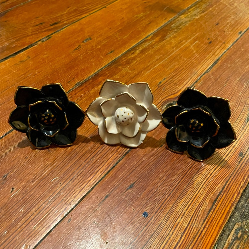 Assorted World Market Flower Knobs!